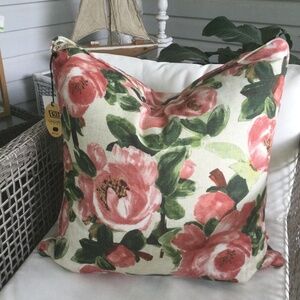 NEW / TAGS  DOWN PILLOWS LUXURY  CALLISTO HOME  24 x 24
